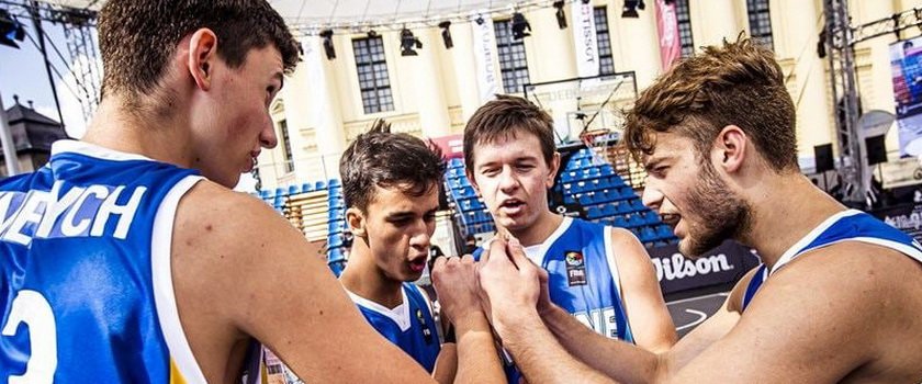 Ростислав Кабанов в составе сборной Украины U18 пробился в плей-офф чемпионата мира по баскетболу 3х3