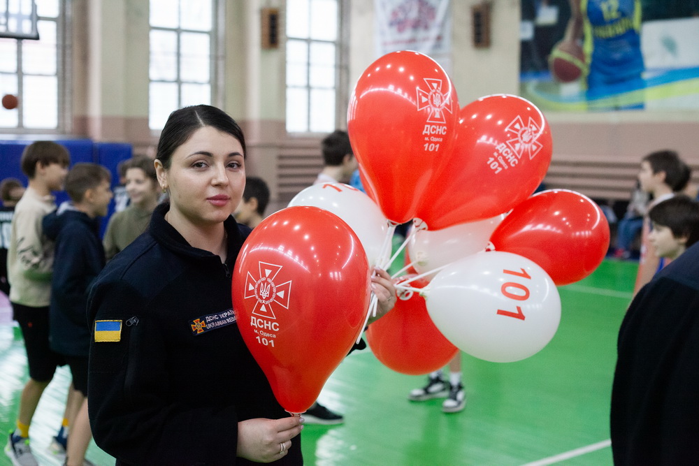 Одеські рятувальники провели навчальний захід для учнів СДЮСШОР імені Літвака та команд-учасниць ОДБЛ категорії «KIDS»