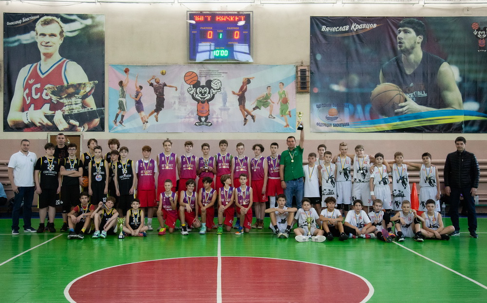 В Одеській дитячій баскетбольній лізі фінішував перший етап у категорії «JUNIORS» 2010-2011 дивізіонів «А» та «Б»