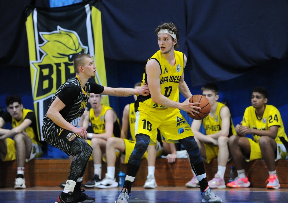 Визначена символічна збірна та MVP 12-го ігрового тижня Першої ліги